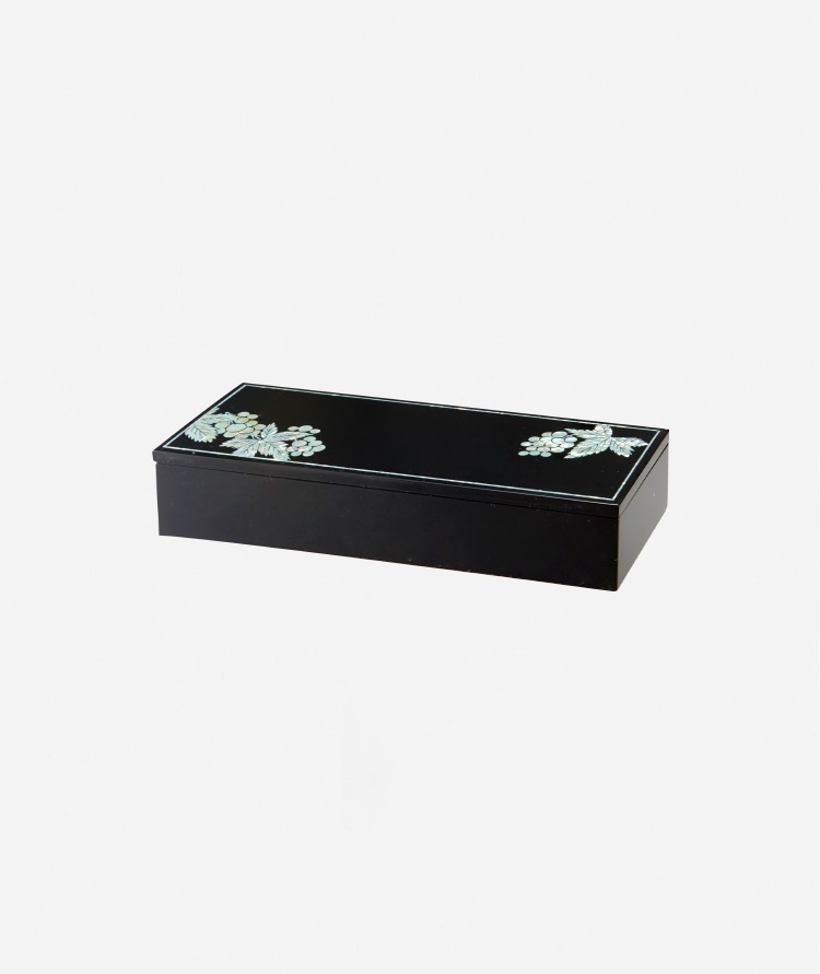 포도문 필함 Pen Box with Grape Design in Mother-of-Pearl Inlay