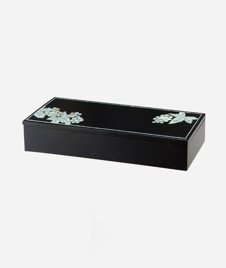 포도문 필함 Pen Box with Grape Design in Mother-of-Pearl Inlay